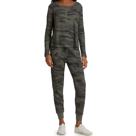 SPLENDID Camo Printed Thermal Joggers Pants Olive - Picture 2 of 7